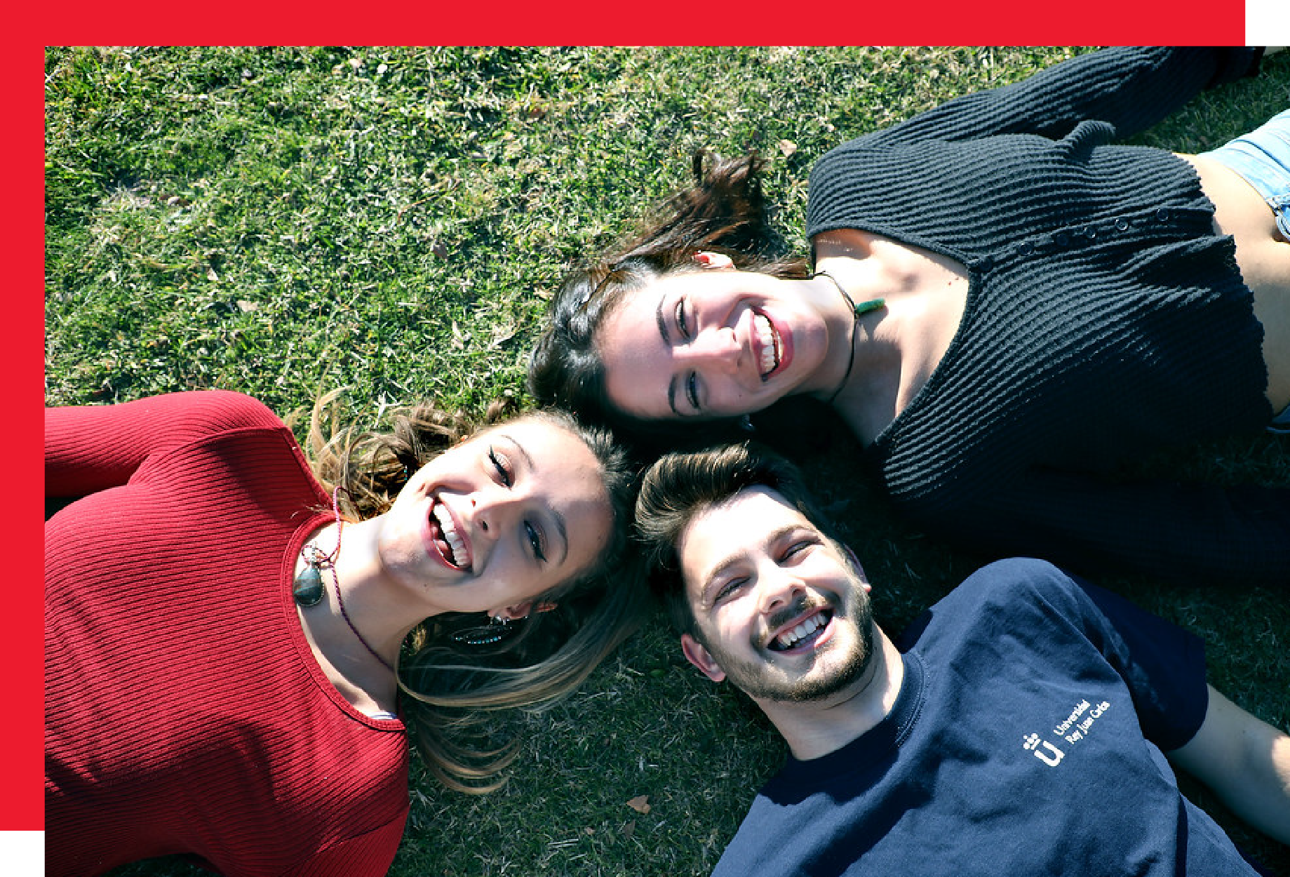 Imagen de personas socializando